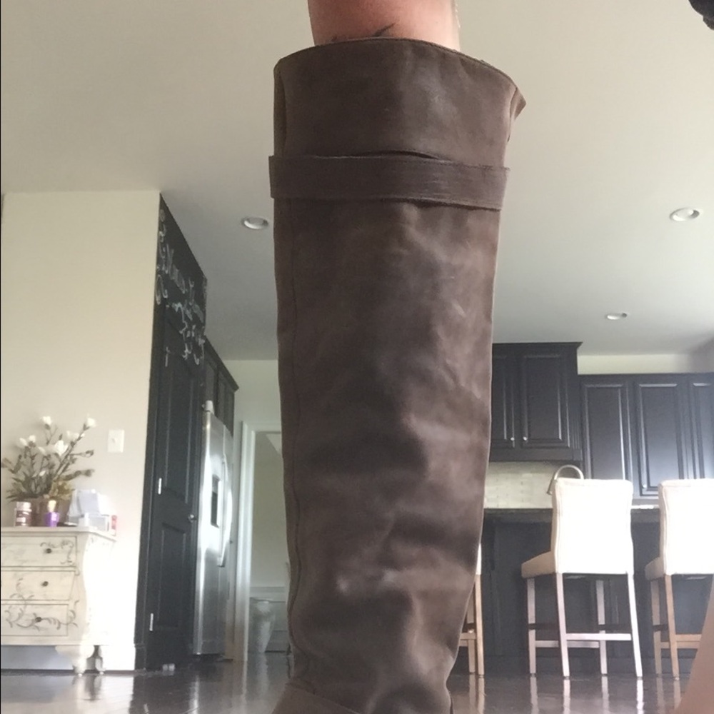 ✂️✂️✂️ PRICE CUT FOR TONIGHT ONLY Jeffrey Campbell - Picture 2 of 4